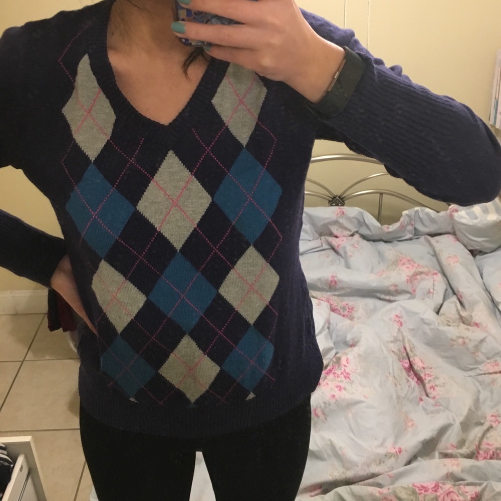 Merona navy argyle v-neck sweater S